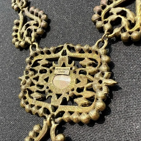 Heidi Daus Dramatic Swarovski Crystal Necklace - Picture 11 of 14